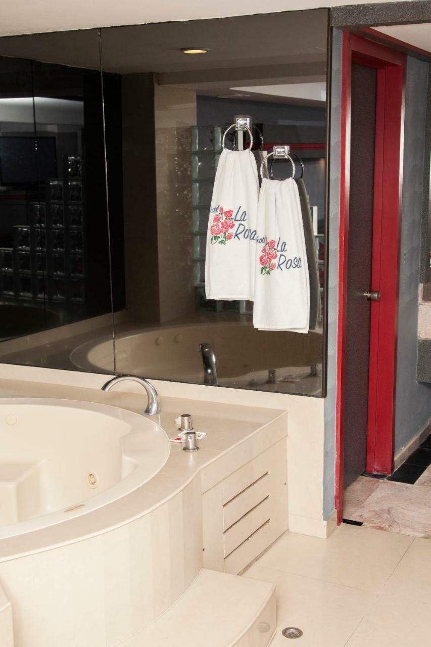 Hotel La Rosa - Solo Adultos Мехико Экстерьер фото